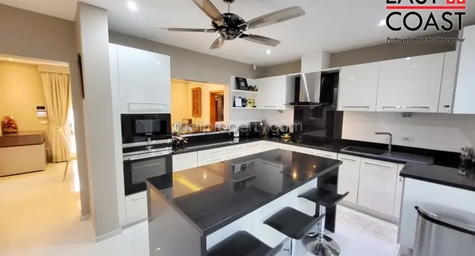 For rent そして for sale 3 ベッドルーム house in Bang Lamung, Chonburi