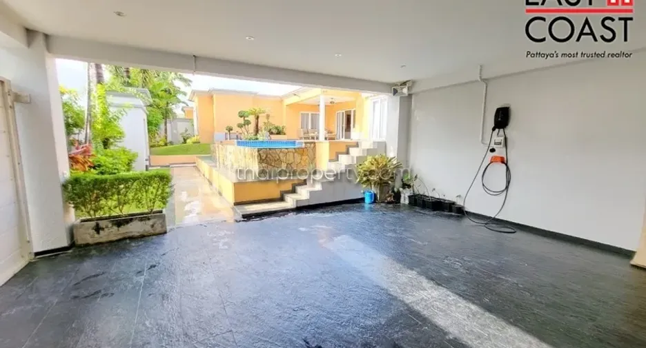 For rent そして for sale 3 ベッドルーム house in Bang Lamung, Chonburi