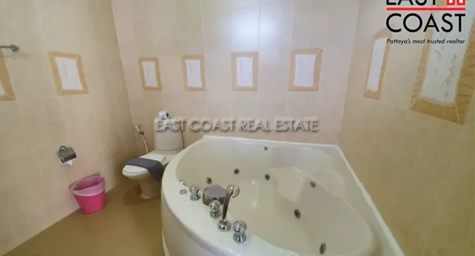 Casa en alquiler y en venta de 4 habitaciones en Bang Lamung, Chonburi