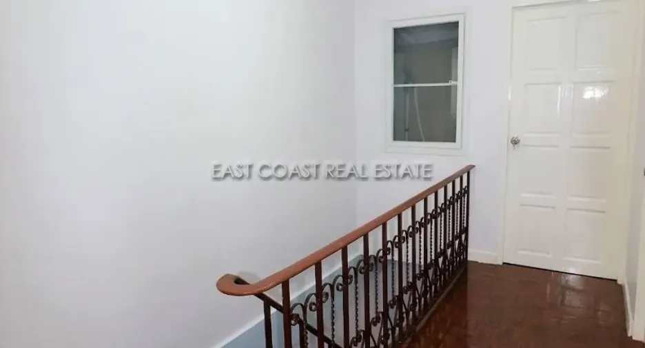 For rent そして for sale 2 ベッドルーム house in Bang Lamung, Chonburi
