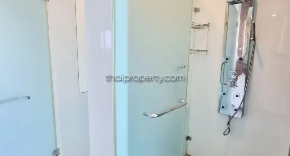 For rent and for sale 2 bedrooms condo in Bang Lamung, Chonburi