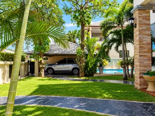 For rent 4 bedrooms house in Bang Lamung, Chonburi