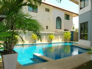 For rent 4 ベッドルーム house in Bang Lamung, Chonburi