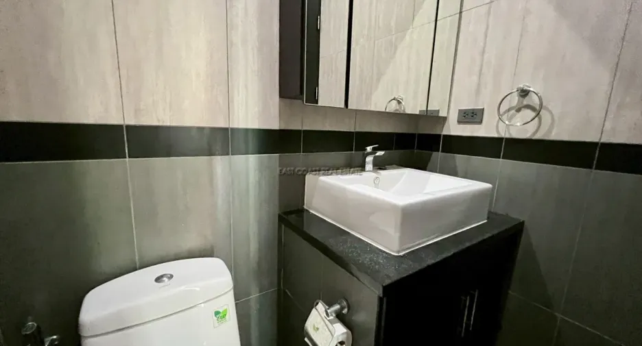 For rent and for sale 4 bedrooms house in Bang Lamung, Chonburi