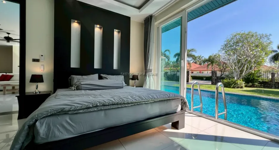 For rent and for sale 4 bedrooms house in Bang Lamung, Chonburi