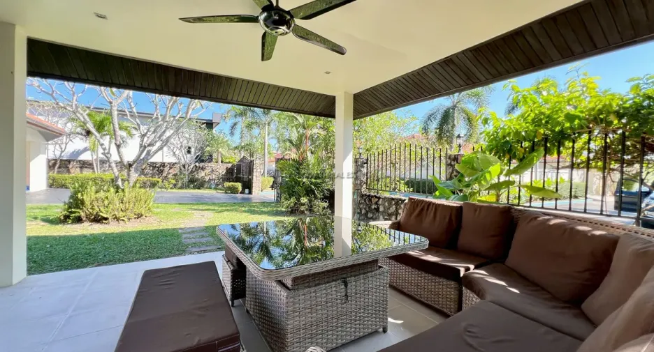 For rent and for sale 4 bedrooms house in Bang Lamung, Chonburi