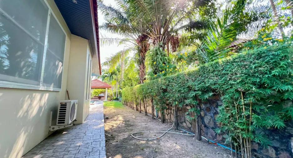 For rent and for sale 4 bedrooms house in Bang Lamung, Chonburi