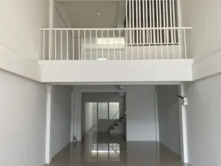 Продажа 2 спальни торговое помещение в Suan Phueng, Ратбури
