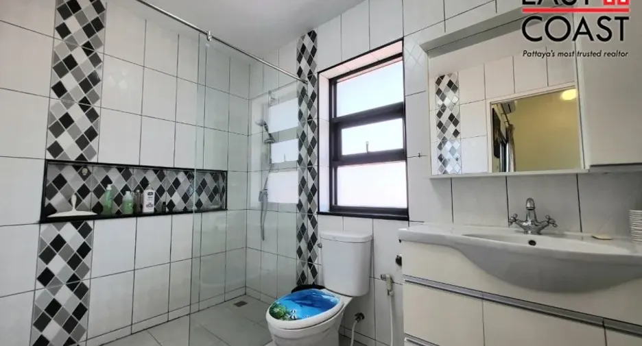 For rent and for sale 3 bedrooms house in Bang Lamung, Chonburi