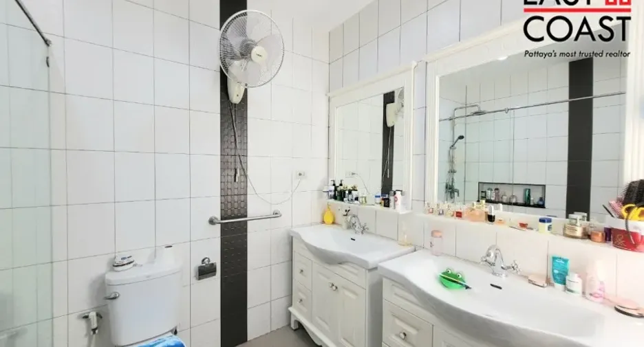For rent and for sale 3 bedrooms house in Bang Lamung, Chonburi