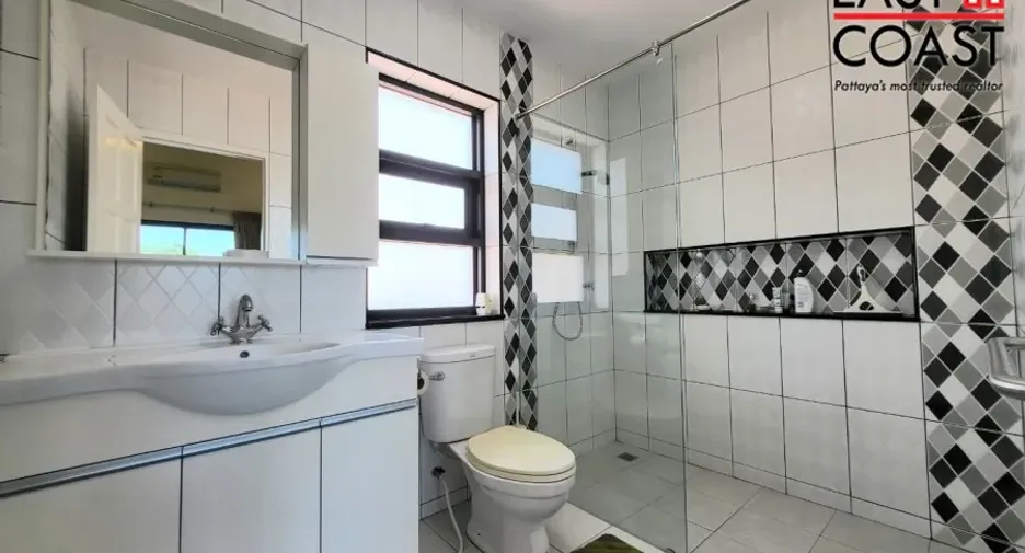 For rent and for sale 3 bedrooms house in Bang Lamung, Chonburi