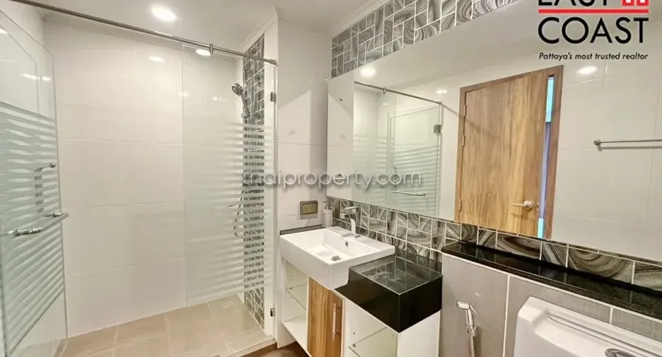 For rent and for sale 2 bedrooms condo in Bang Lamung, Chonburi
