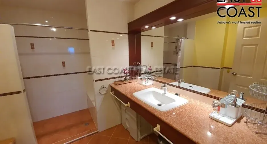 For rent and for sale 2 bedrooms condo in Bang Lamung, Chonburi