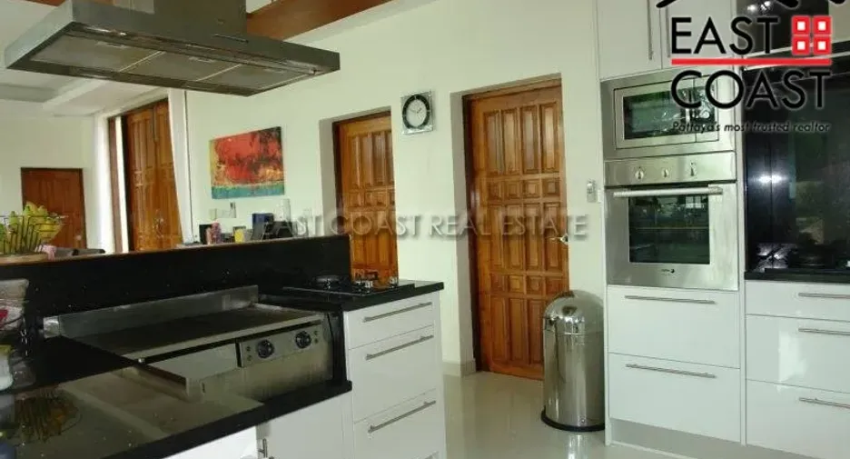 For rent and for sale 4 bedrooms house in Bang Lamung, Chonburi