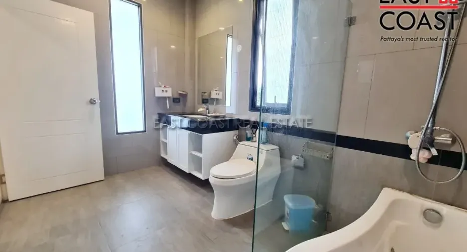 À louer et à vendre 3 chambres maison à Bang Lamung, Chonburi