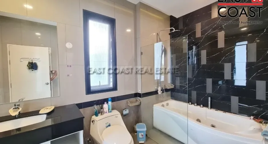 À louer et à vendre 3 chambres maison à Bang Lamung, Chonburi