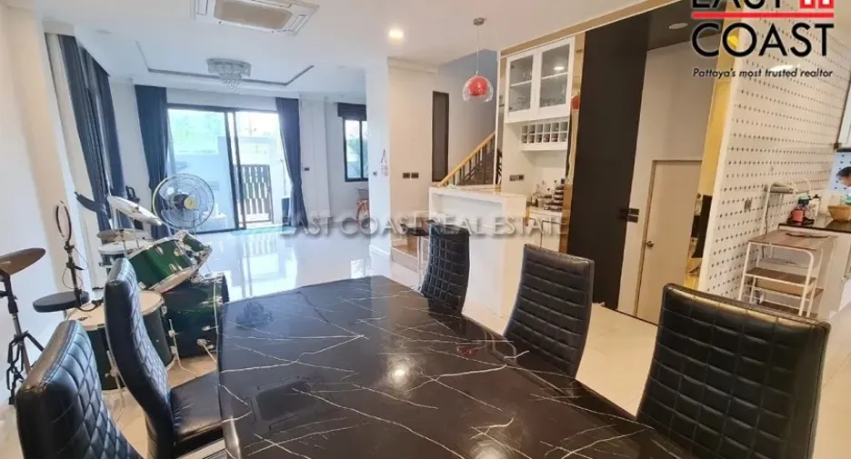 À louer et à vendre 3 chambres maison à Bang Lamung, Chonburi