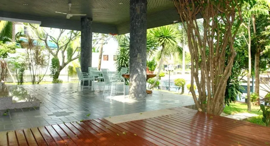 For rent 4 ベッドルーム house in Na Jomtien, Pattaya