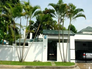 For rent 4 ベッドルーム house in Na Jomtien, Pattaya