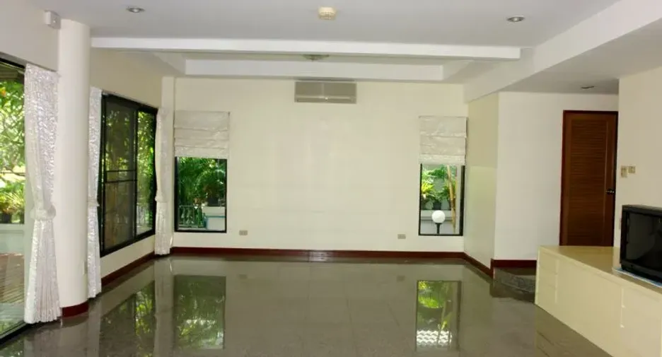 For rent 4 ベッドルーム house in Na Jomtien, Pattaya