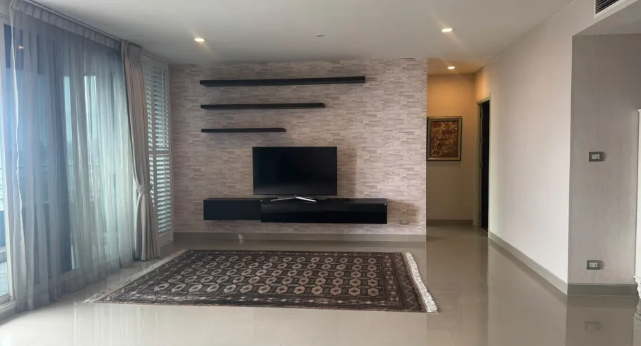 For sale and for rent 3 bedrooms condo in Bang Kho Laem, Bangkok