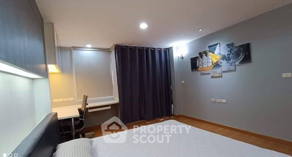 À vendre 2 chambres condo à Phra Khanong, Bangkok