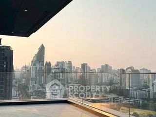 Condo en alquiler y en venta de 4 habitaciones en Khlong Toei, Bangkok