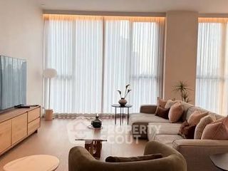 Condo en alquiler y en venta de 4 habitaciones en Khlong Toei, Bangkok