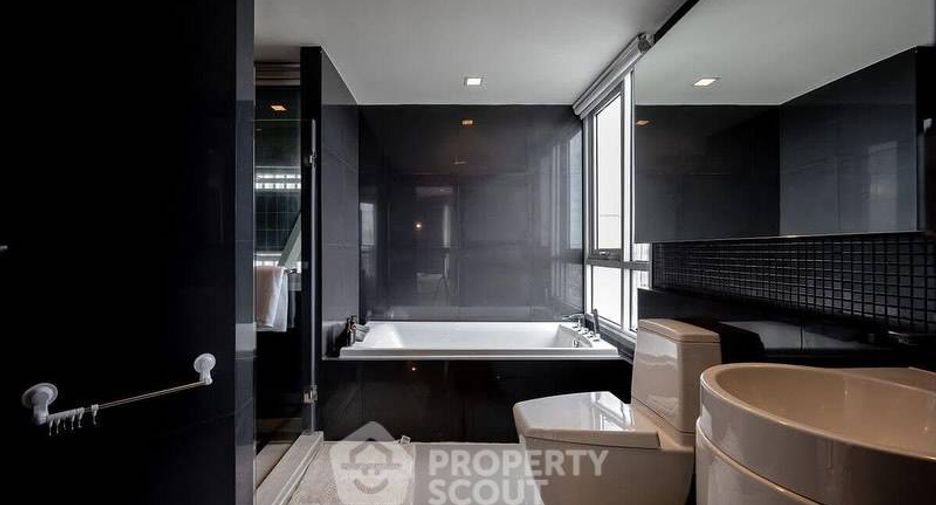 Condo en venta de 3 habitaciones en Sathon, Bangkok