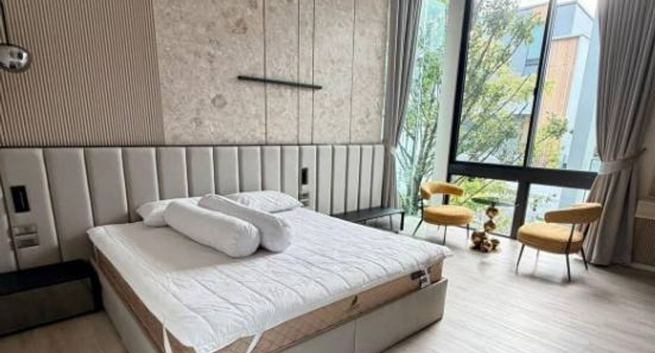 For rent 4 bedrooms house in Saphan Sung, Bangkok
