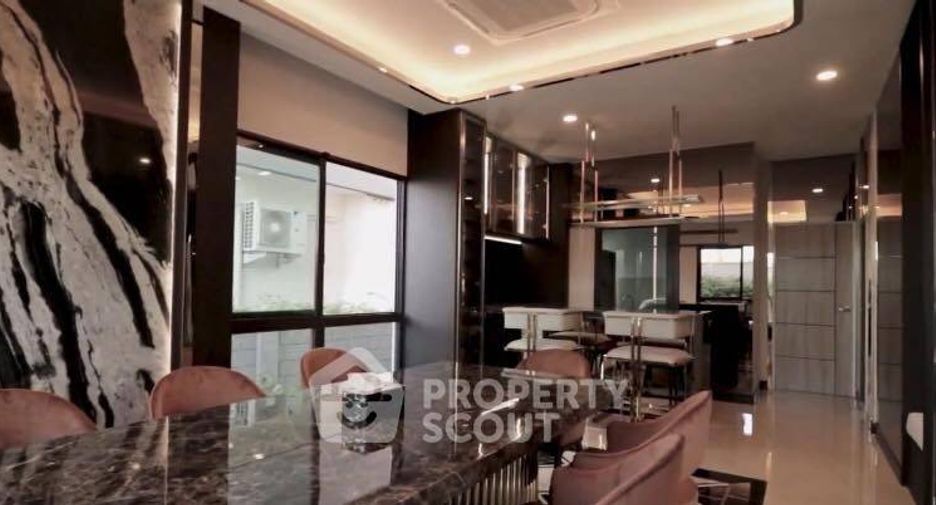 Casa en alquiler de 3 habitaciones en Bang Kapi, Bangkok