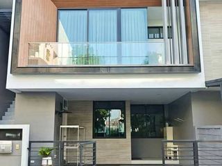 出租 3 卧室 联排别墅 在 Suan Luang, 曼谷