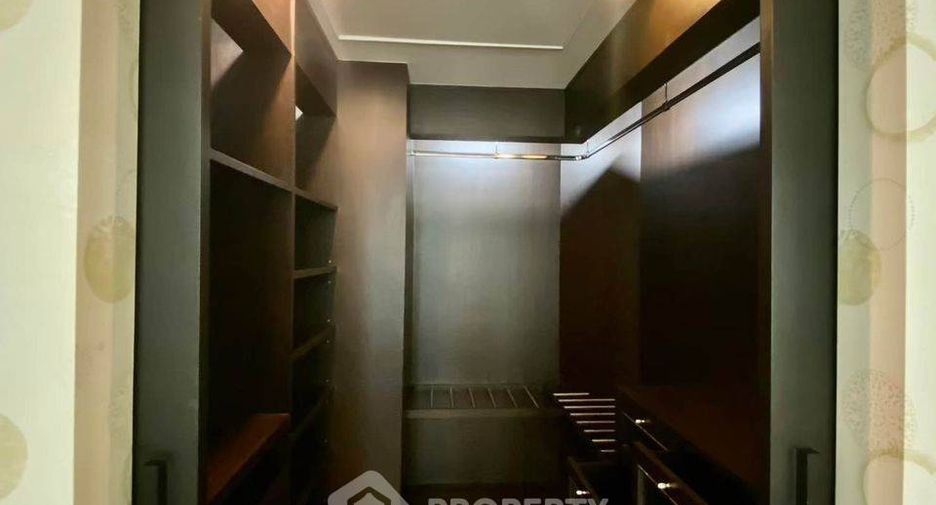 For rent 4 ベッドルーム condo in Pathum Wan, Bangkok