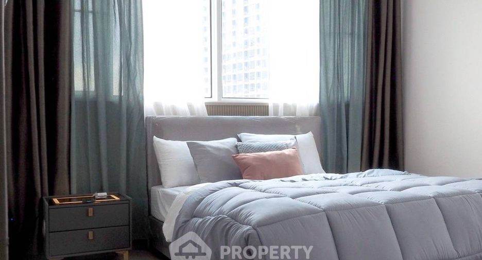 For sale 3 bedrooms condo in Khlong Toei, Bangkok