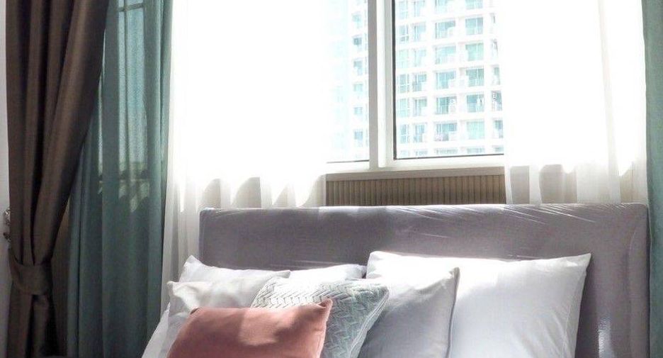 For sale 3 bedrooms condo in Khlong Toei, Bangkok