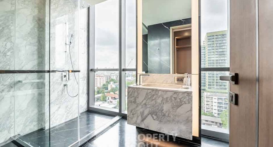 Condo en alquiler y en venta de 2 habitaciones en Watthana, Bangkok