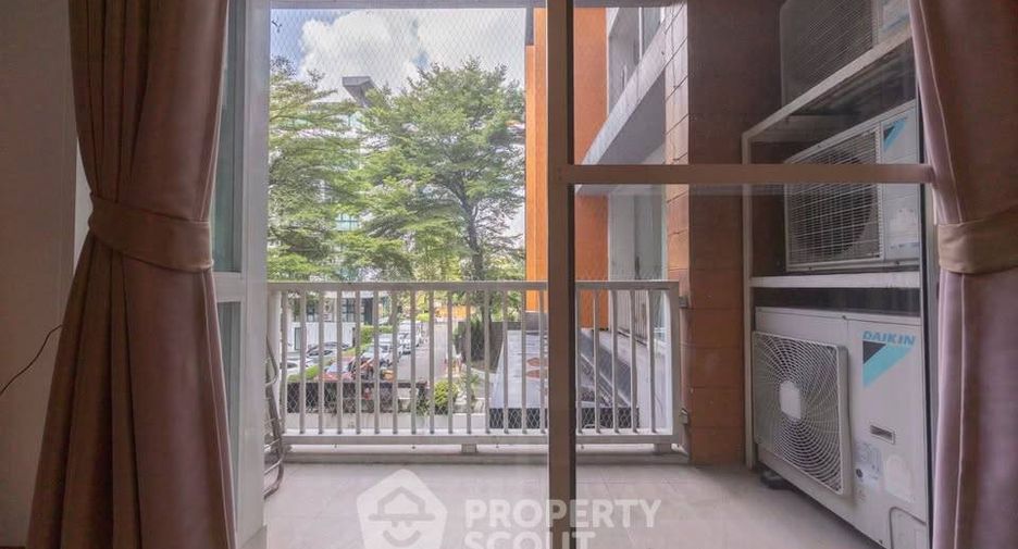 For sale 2 ベッドルーム condo in Watthana, Bangkok