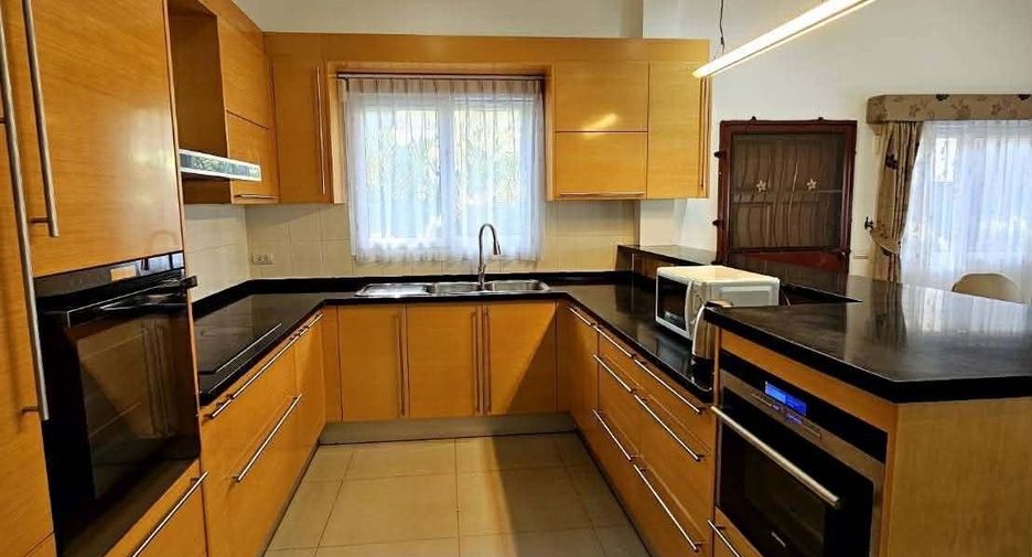 Аренда 3 спальни дом в Банг Ламунг, Чонбури