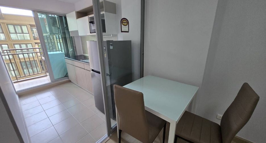 Wohnung zur Miete mit 1 Zimmer in Huai Khwang, Bangkok