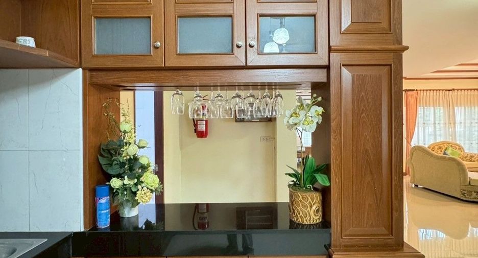 À vendre et à louer 3 chambres villa à Mueang Krabi, Krabi