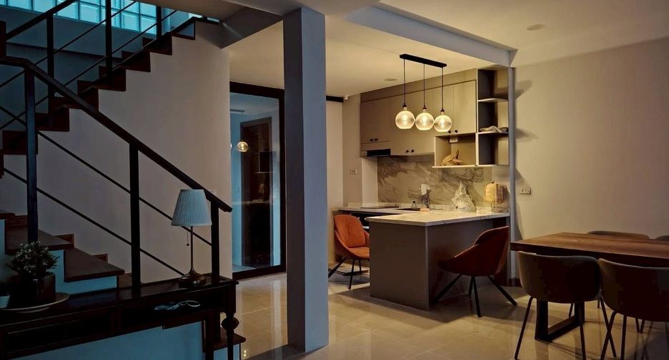 Reihenhaus zum Kauf mit 3 Zimmer in Watthana, Bangkok