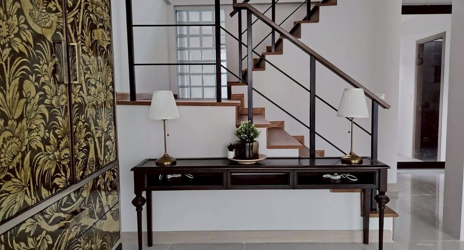 Reihenhaus zum Kauf mit 3 Zimmer in Watthana, Bangkok