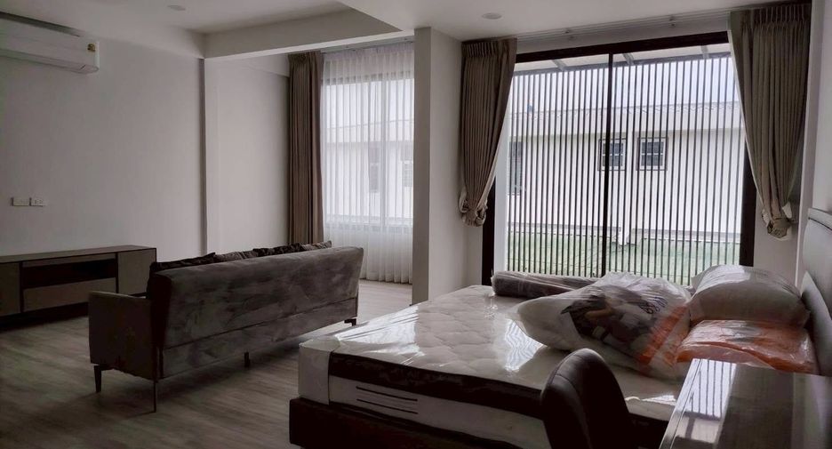 Reihenhaus zum Kauf mit 3 Zimmer in Watthana, Bangkok