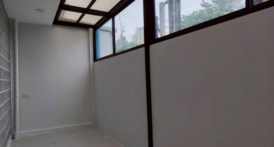 Reihenhaus zum Kauf mit 3 Zimmer in Watthana, Bangkok