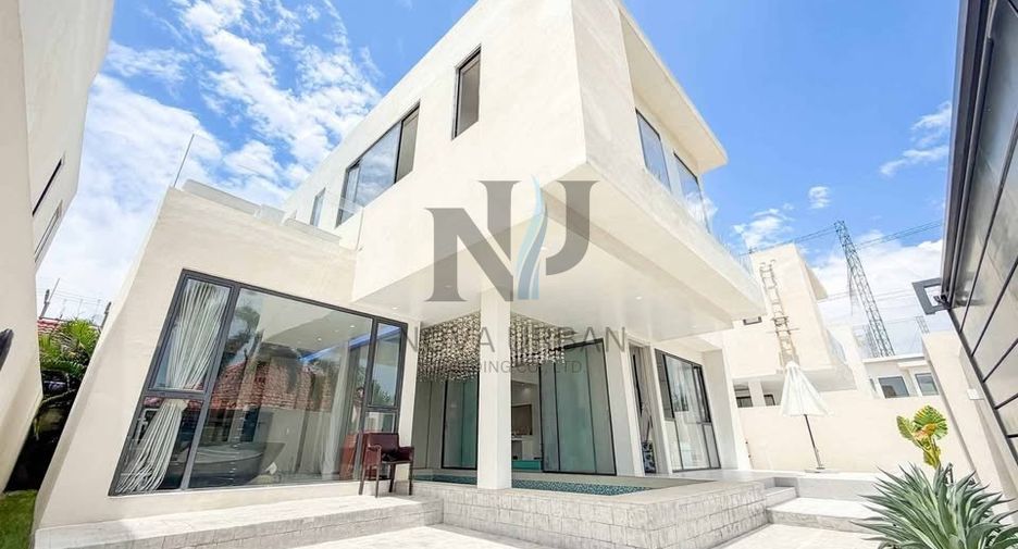 À vendre 3 chambres villa à Bang Lamung, Chonburi