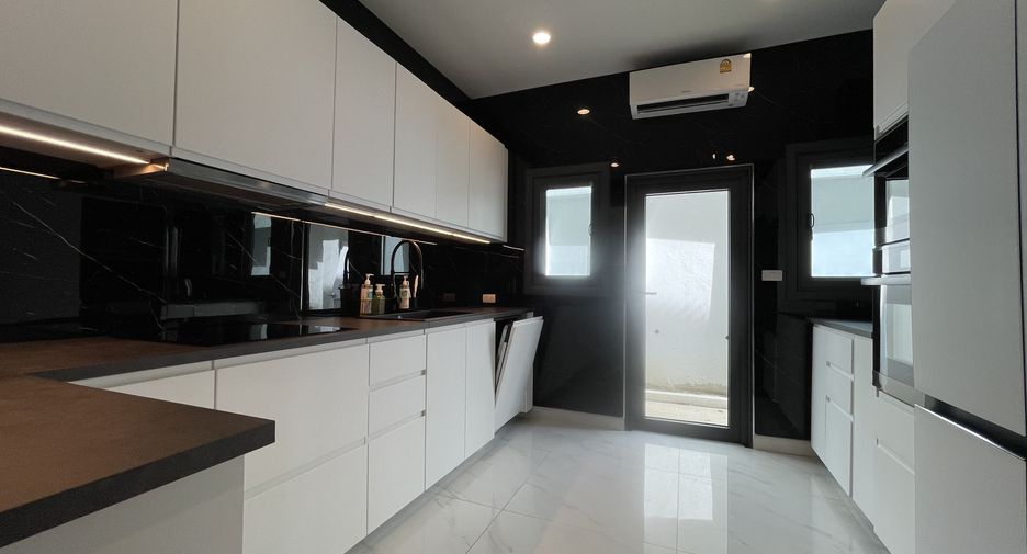 Villa zum Kauf mit 4 Zimmer in Thalang, Phuket