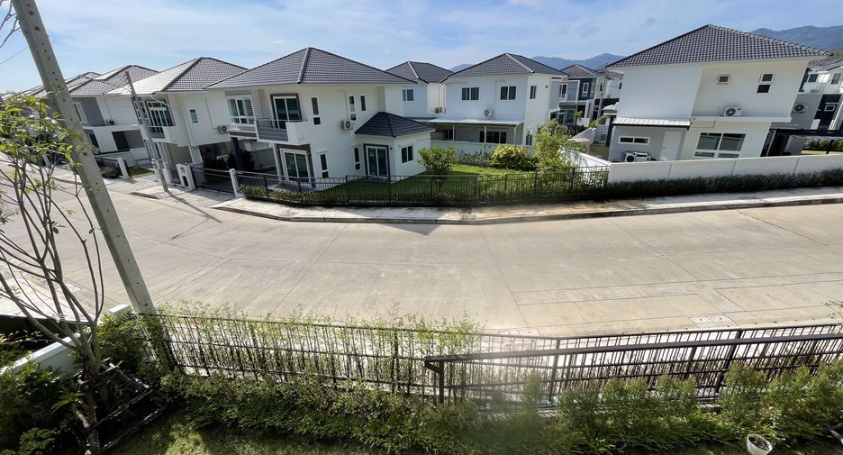 Villa zum Kauf mit 4 Zimmer in Thalang, Phuket