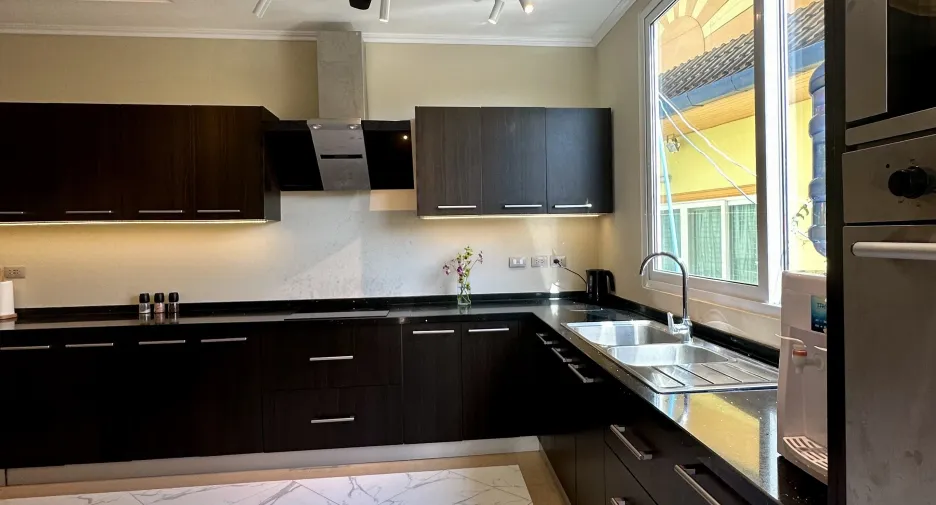 À vendre 4 chambres villa à Mueang Phuket, Phuket