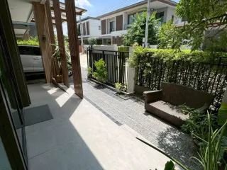 For sale 4 bedrooms house in Khlong Sam Wa, Bangkok