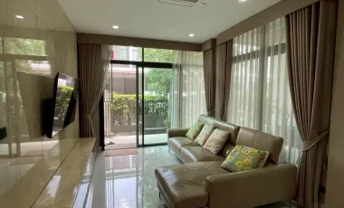 Haus zum Kauf mit 4 Zimmer in Khlong Sam Wa, Bangkok